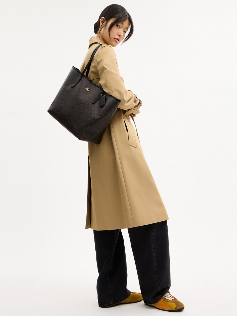 Coach Outlet City Tote Bag In Signature Canvas